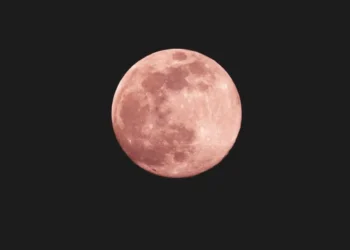 Lua cor-de-rosa